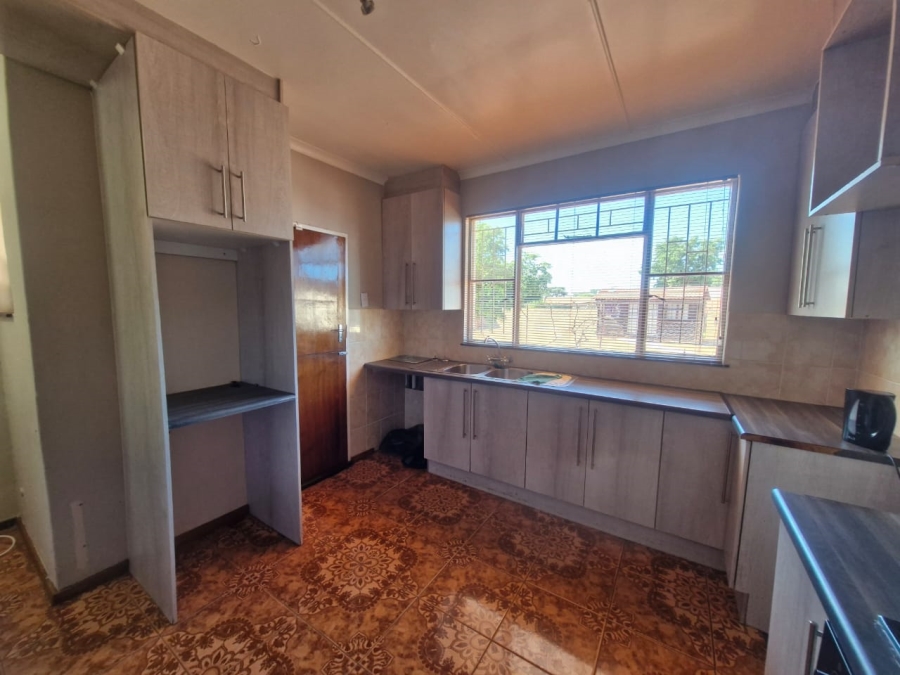 To Let 4 Bedroom Property for Rent in Kathu Northern Cape